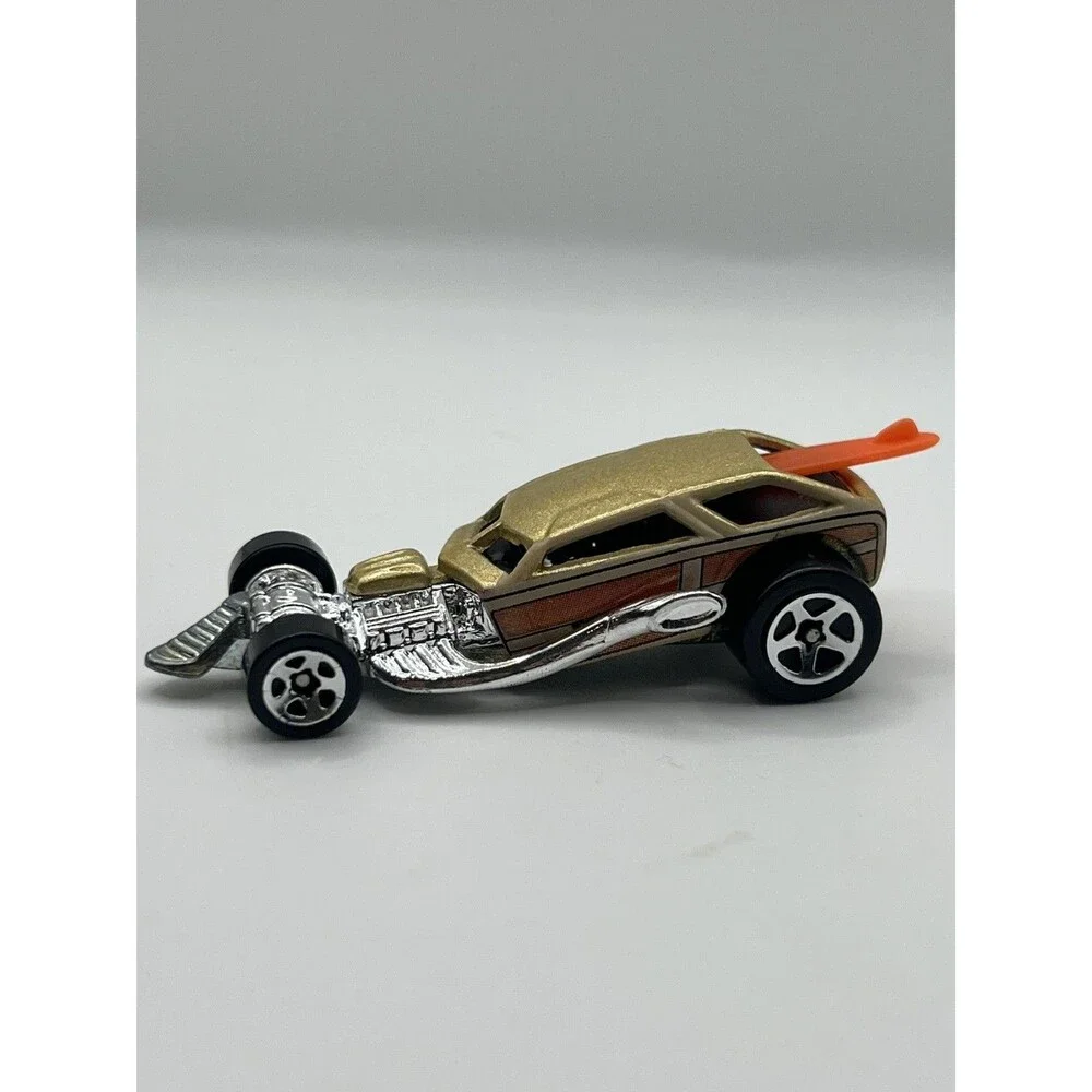 Hot Wheels 1999 First Editions  Vintage Gold Surf Crate & Surfboard Toy Car MINT